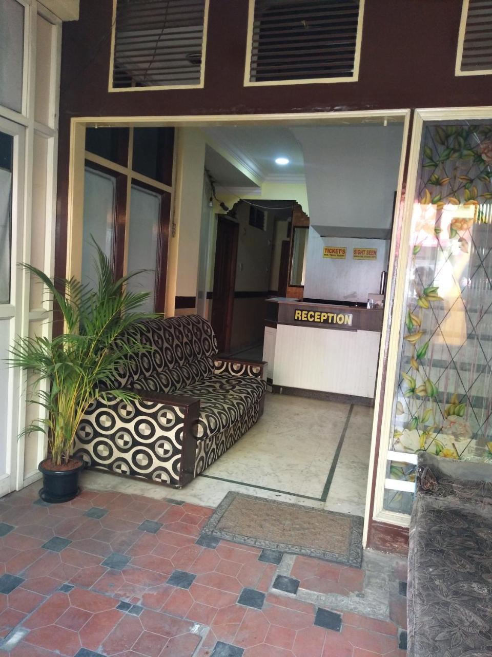 بنغالور C.B Deluxe Lodge المظهر الخارجي الصورة