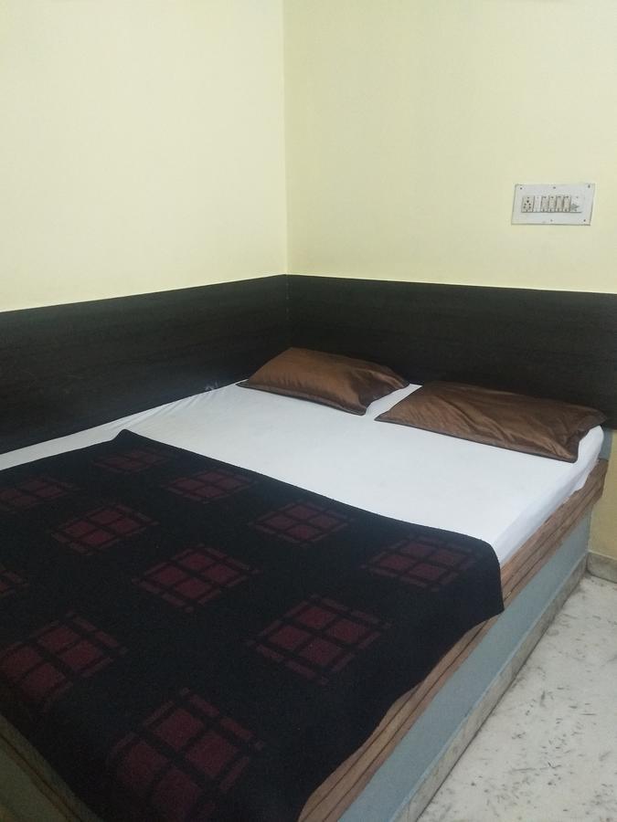 بنغالور C.B Deluxe Lodge المظهر الخارجي الصورة